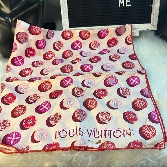 Louis vuitton kimodo dots scarf - Picture 13 of 16